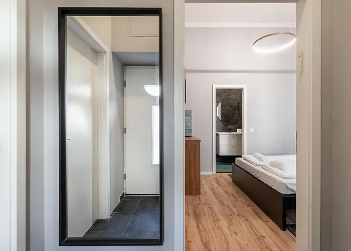 R38 Boutique Apartments, Location By Bqa
